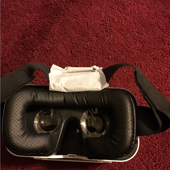 SHARPER IMAGE VIRTUAL REALITY GLASSES NWOT - Picture 4 of 4